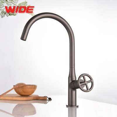 Modern brass kitchen sink faucet, kitchen mixer with factory price